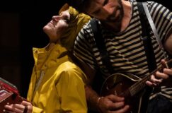 BOUTEILLES À LA MER