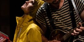 BOUTEILLES À LA MER