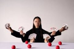 HEKA – TOUT N&rsquo;EST QUE FAUX-SEMBLANT